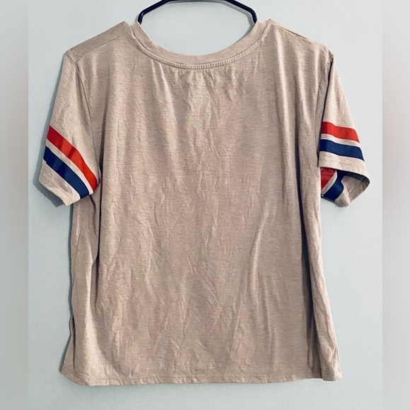 Disney Free to Dream Juniors Women's Size XL Gray Graphic Cropped Top Shirt - Picture 2 of 4